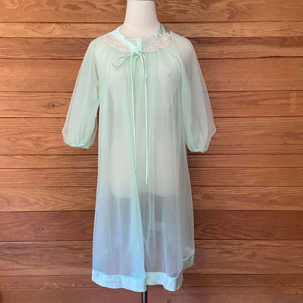 Vintage 60s seafoam green sheer pegnoir